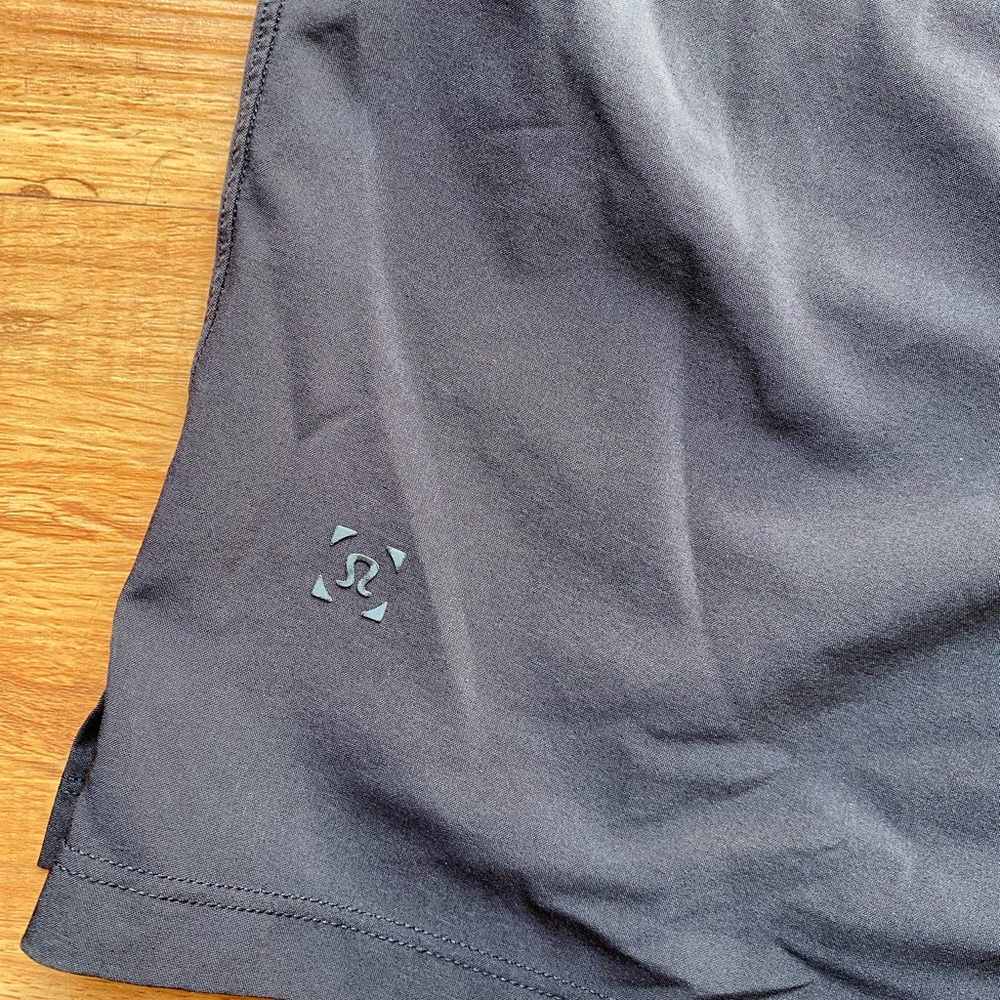 lululemon athletica THE Shorts 9" - Picture 3 of 4